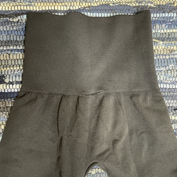 Hold Me Tight Biker Shorts **Pre Mothers Day SALE** - Picture 2 of 3